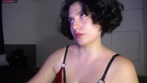 Snapshot of _atenea_golden chatting on January 5, 1:56 am atenea online show from January 5, 1:56 am