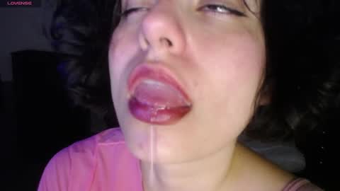 Snapshot of _atenea_golden chatting on January 14, 12:33 am atenea online show from January 14, 12:33 am