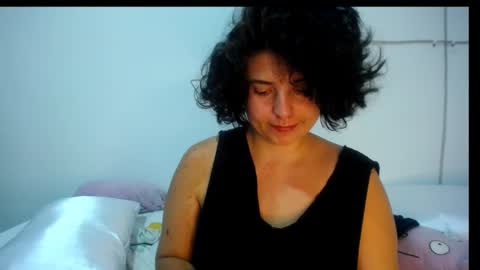 Snapshot of _atenea_golden chatting on February 5, 8:11 am atenea online show from February 5, 8:11 am