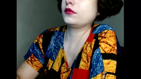 Snapshot of _atenea_golden chatting on February 16, 9:16 am atenea online show from February 16, 9:16 am