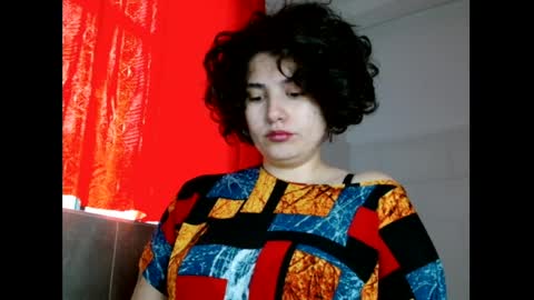 Snapshot of _atenea_golden chatting on April 11, 11:36 am atenea online show from April 11, 11:36 am