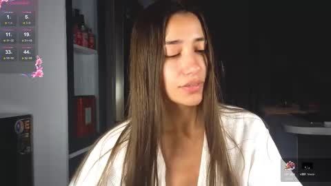 _aura_18 online show from February 6, 11:19 pm