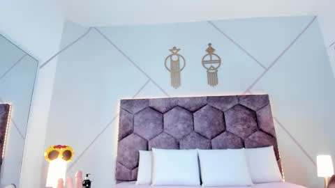 _aurora_collins_ online show from October 24, 12:56 pm