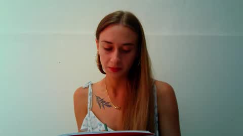 Snapshot of _aurora_sweet chatting on September 14, 12:26 pm _aurora_sweet online show from September 14, 12:26 pm