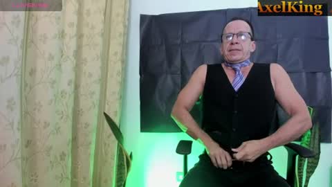 Snapshot of _axelking1_ chatting on July 30, 11:42 am Axel online show from July 30, 11:42 am