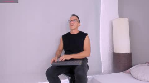 _axelking_ online show from October 27, 11:36 am