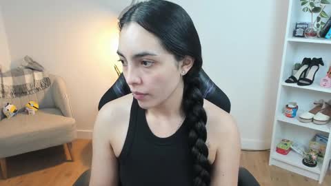 Bella Evans online show from February 24, 5:33 am