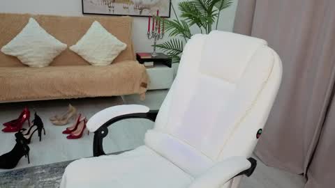 Beylly online show from March 31, 2:28 pm