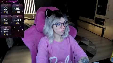 Snapshot of _black_fox__ chatting on March 29, 11:27 pm Olivia Subscribe to my Fansly - online show from March 29, 11:27 pm