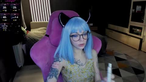 Snapshot of _black_fox__ chatting on April 13, 12:05 am Olivia Subscribe to my Fansly - online show from April 13, 12:05 am