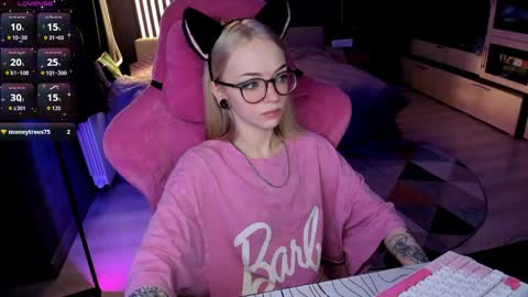 Snapshot of _black_fox__ chatting on April 26, 11:46 pm Olivia Subscribe to my Fansly - online show from April 26, 11:46 pm