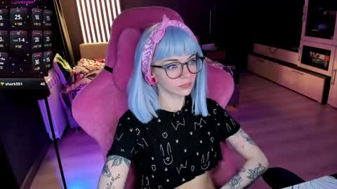 Snapshot of _black_fox__ chatting on May 13, 12:19 am Olivia Subscribe to my Fansly - online show from May 13, 12:19 am