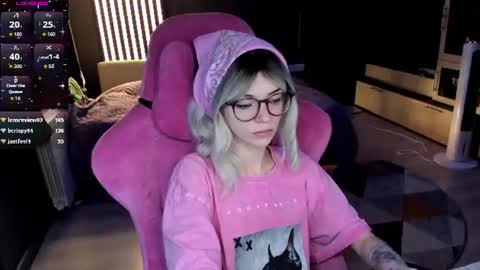 Snapshot of _black_fox__ chatting on June 23, 11:36 pm Olivia Subscribe to my Fansly - online show from June 23, 11:36 pm