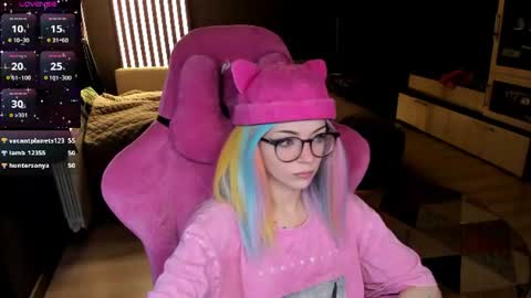 Snapshot of _black_fox__ chatting on August 5, 11:17 pm Olivia Subscribe to my Fansly - online show from August 5, 11:17 pm