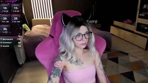Snapshot of _black_fox__ chatting on August 7, 11:40 pm Olivia Subscribe to my Fansly - online show from August 7, 11:40 pm
