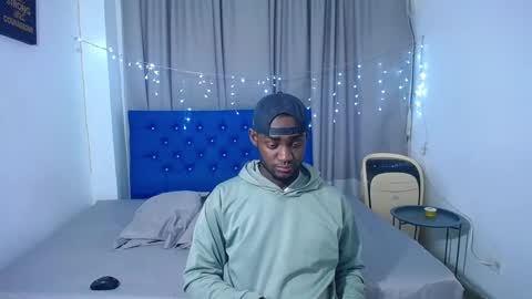 Snapshot of _black_stallion chatting on September 30, 3:22 am Andrew online show from September 30, 3:22 am