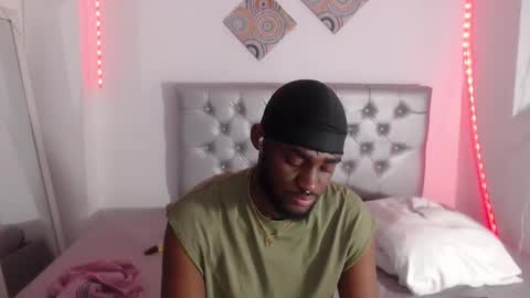 Andrew online show from December 17, 8:04 pm