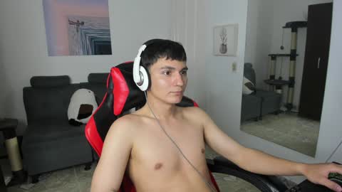 Snapshot of _blakee chatting on December 26, 8:39 am B L A K E online show from December 26, 8:39 am