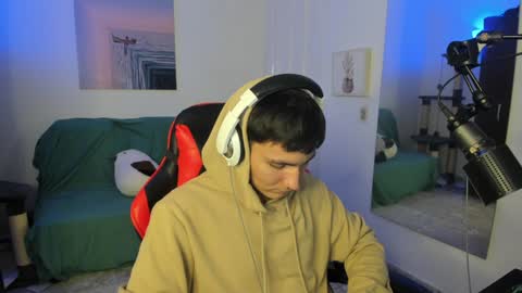 Snapshot of _blakee chatting on January 4, 2:14 am B L A K E online show from January 4, 2:14 am