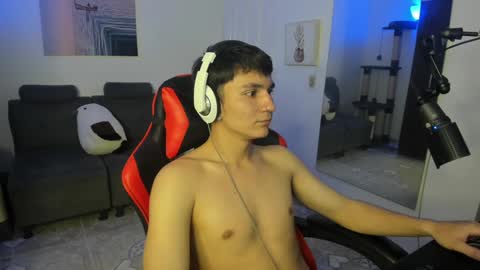 Snapshot of _blakee chatting on January 8, 6:31 am B L A K E online show from January 8, 6:31 am