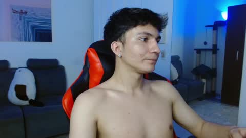 Snapshot of _blakee chatting on February 6, 10:32 pm B L A K E online show from February 6, 10:32 pm