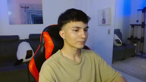 Snapshot of _blakee chatting on February 13, 12:24 am B L A K E online show from February 13, 12:24 am