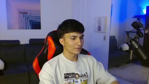 Snapshot of _blakee chatting on February 27, 7:23 am B L A K E online show from February 27, 7:23 am