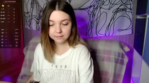 Snapshot of _blonde_barbie_ chatting on June 13, 9:57 pm Elizabeth online show from June 13, 9:57 pm