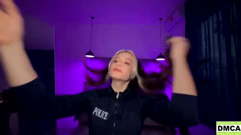 Hey were Vi and Alex VACATION FROM OCTOBER 31 TO NOVEMBER 12. AVAILABLE ON INST online show from September 30, 11:10 pm