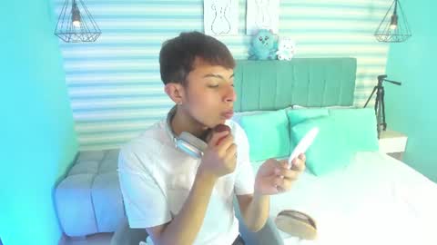 Snapshot of _camilo_ortiz chatting on June 12, 5:56 pm camilo online show from June 12, 5:56 pm