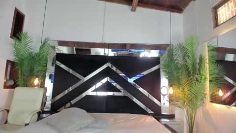 Candy online show from November 7, 6:30 pm