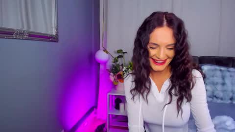 _carlawhite_ online show from March 25, 4:40 am