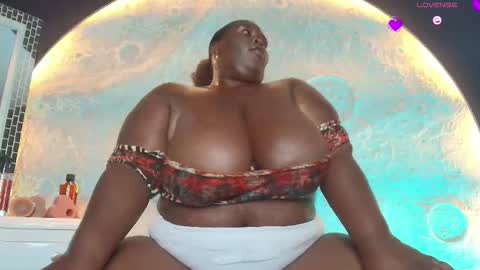 Snapshot of _carolinagomez chatting on November 8, 7:34 pm Caro. online show from November 8, 7:34 pm