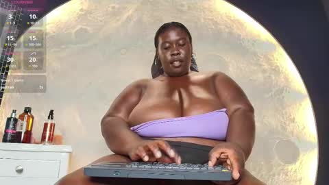 Snapshot of _carolinagomez chatting on November 10, 7:35 pm Caro. online show from November 10, 7:35 pm