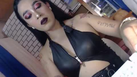 Snapshot of _caroline69 chatting on April 7, 5:52 am Caroline online show from April 7, 5:52 am