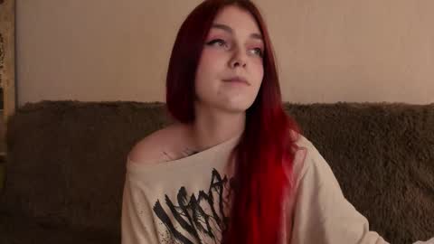 Caroline online show from November 18, 1:15 pm