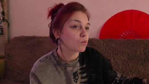 Caroline online show from February 4, 1:06 pm