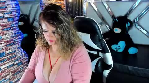 Snapshot of _casandra11 chatting on February 13, 11:04 pm _casandra11 online show from February 13, 11:04 pm