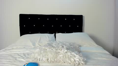 Snapshot of _cereza_ chatting on January 13, 1:56 am Bella  online show from January 13, 1:56 am