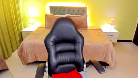 Snapshot of _charlotte_evans_2 chatting on September 13, 9:25 pm Charlote online show from September 13, 9:25 pm