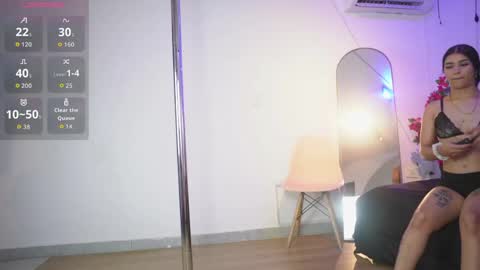 _charlotte_queen_ online show from April 17, 7:50 pm