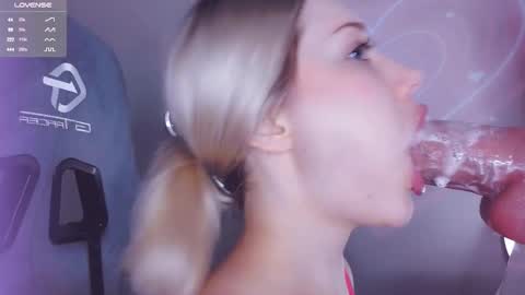 Angelina online show from December 4, 5:43 pm