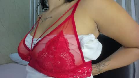 Chloe Collins online show from May 19, 12:11 pm