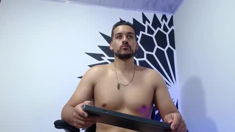 Snapshot of _christopher_dennis_ chatting on January 24, 1:03 am CRIS online show from January 24, 1:03 am