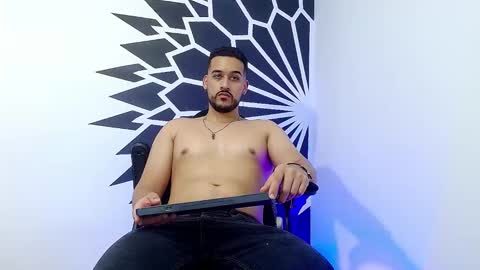 Snapshot of _christopher_dennis_ chatting on February 8, 2:26 am CRIS online show from February 8, 2:26 am