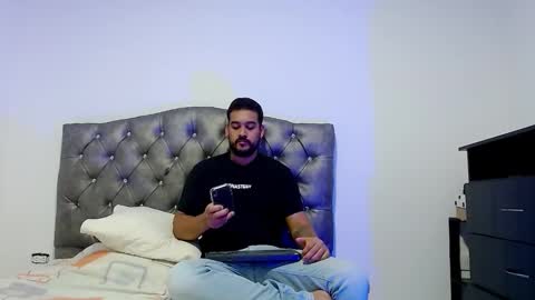 Snapshot of _christopher_dennis_ chatting on October 26, 3:45 am CRIS online show from October 26, 3:45 am