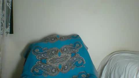 Snapshot of _clara01 chatting on January 15, 6:33 am clara online show from January 15, 6:33 am