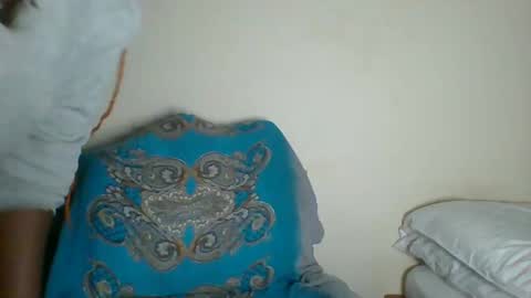 Snapshot of _clara01 chatting on January 18, 8:41 am clara online show from January 18, 8:41 am