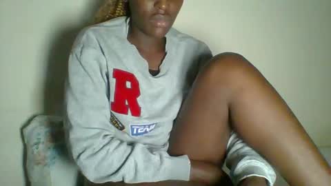 Snapshot of _clara01 chatting on February 13, 7:03 am clara online show from February 13, 7:03 am