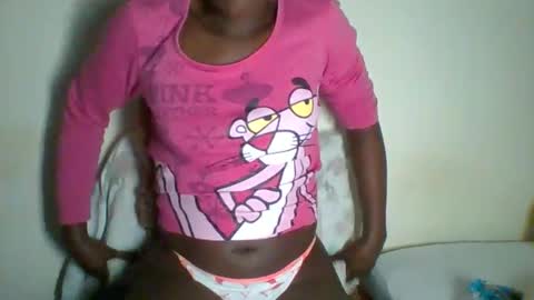 Snapshot of _clara01 chatting on February 15, 10:33 am clara online show from February 15, 10:33 am